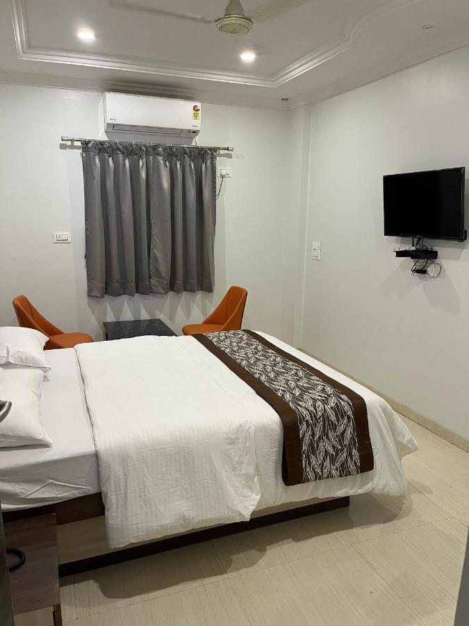 Hotel Jeet Paradise Phaltan 外观 照片