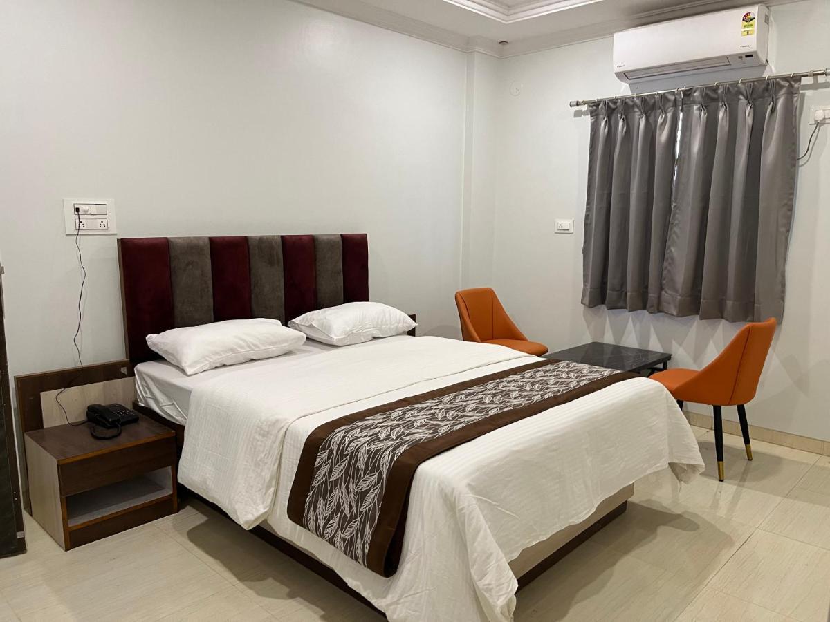 Hotel Jeet Paradise Phaltan 外观 照片