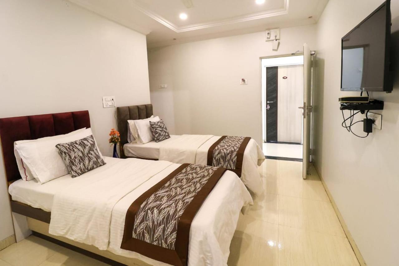 Hotel Jeet Paradise Phaltan 外观 照片
