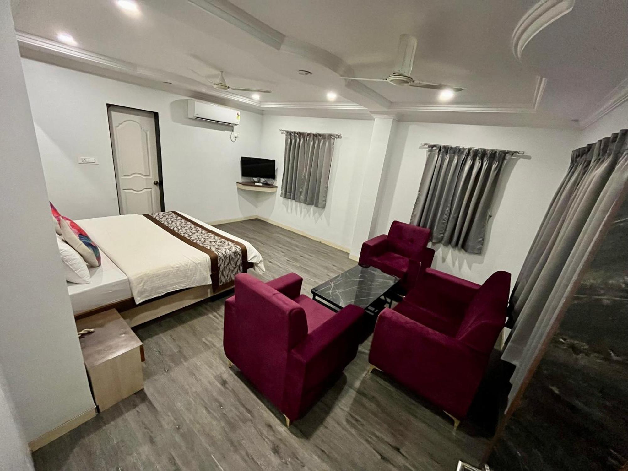 Hotel Jeet Paradise Phaltan 外观 照片