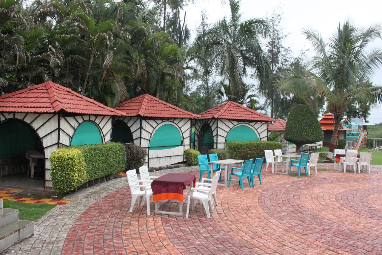Hotel Jeet Paradise Phaltan 外观 照片