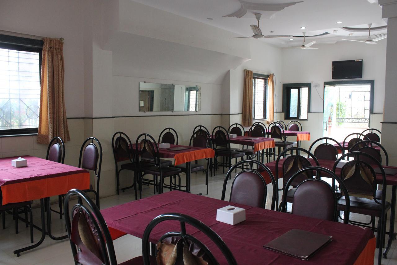 Hotel Jeet Paradise Phaltan 外观 照片